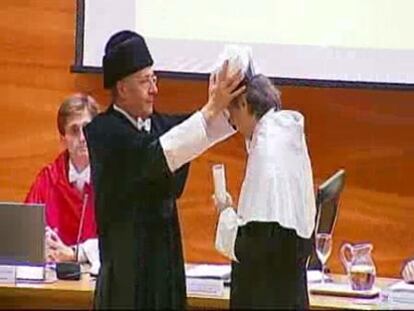 Serrat investido doctor Honoris Causa por la Universidad Miguel Hernández de Elche