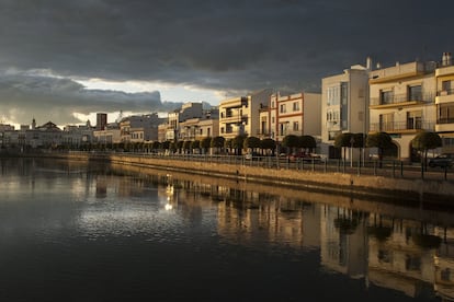 Esteiro da Rivera, Ayamonte, na Andaluzia. O rio Guadiana sai do território espanhol e deságua no Atlântico português.