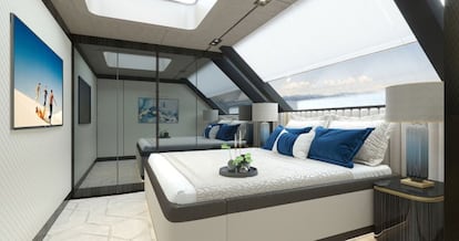 La suite principal dispone de un baño privado, amplios armarios y escritorio. Además, se puede cambiar de posición y situar en cubierta para priorizar las vistas al mar desde la propia cama.