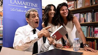 Nicolas Sarkozy durante la presentación de sus memorias en una librería de París el pasado día 28.