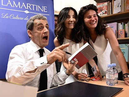Nicolas Sarkozy durante la presentación de sus memorias en una librería de París el pasado día 28.