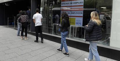 Oficina de empleo en Madrid.