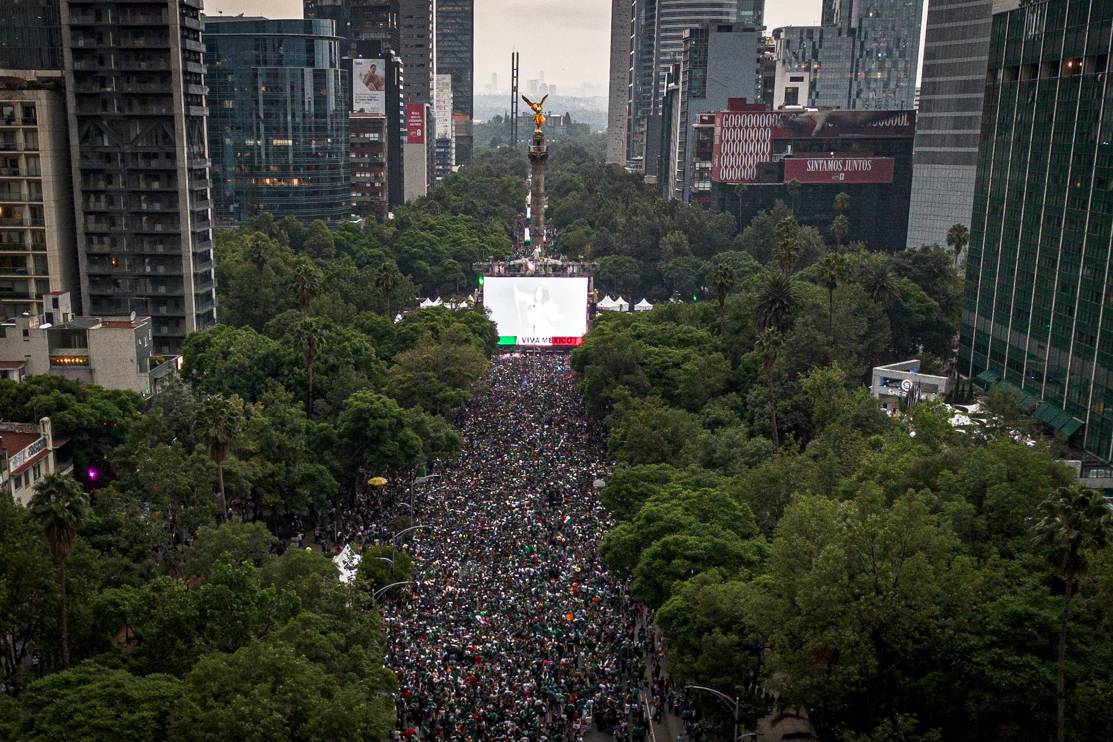 Vista aérea del Ángel de la Independencia antes del partido de México, el 30 de junio.