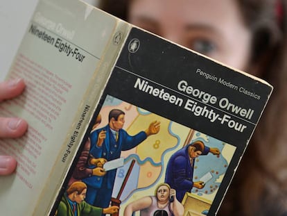 Uma edição recente em inglês de '1984', a novela distópica de George Orwell.