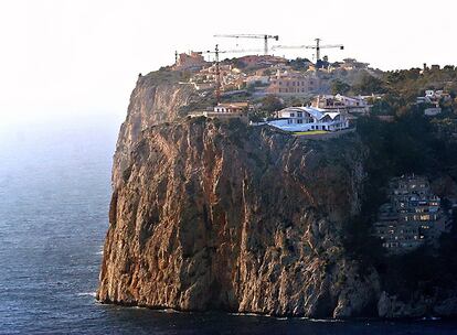 Vista del puerto de Andratx desde Cala Llamp