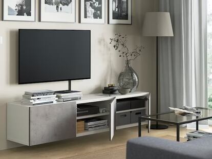 El mueble de pared para colocar el televisor que pega en cualquier estancia de grandes dimensiones, ahora a la venta en 19 colores en Ikea.