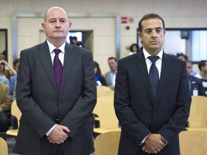 Enrique Pamiés y José María Ballesteros, durante el juicio del 'caso Faisán'. 