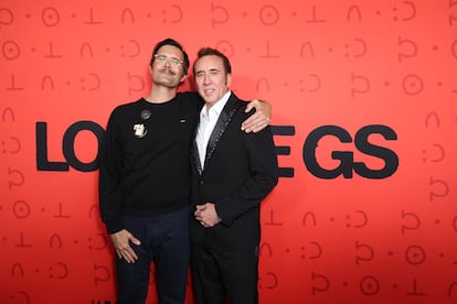 Osgood Perkins junto a Nicolas Cage en el estreno en Los Ángeles de 'Longlegs' el pasado 8 de julio.