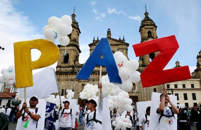 Hundreds of people gather for ‘The Peace Concert’ on Monday in Bogotá.