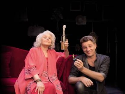 Lola Herrera y Juanjo Artero en escena.