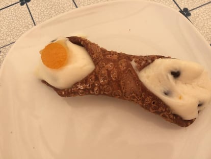 Cannolo, dulce típico.