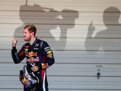 Vettel celebra su triunfo en Suzuka.