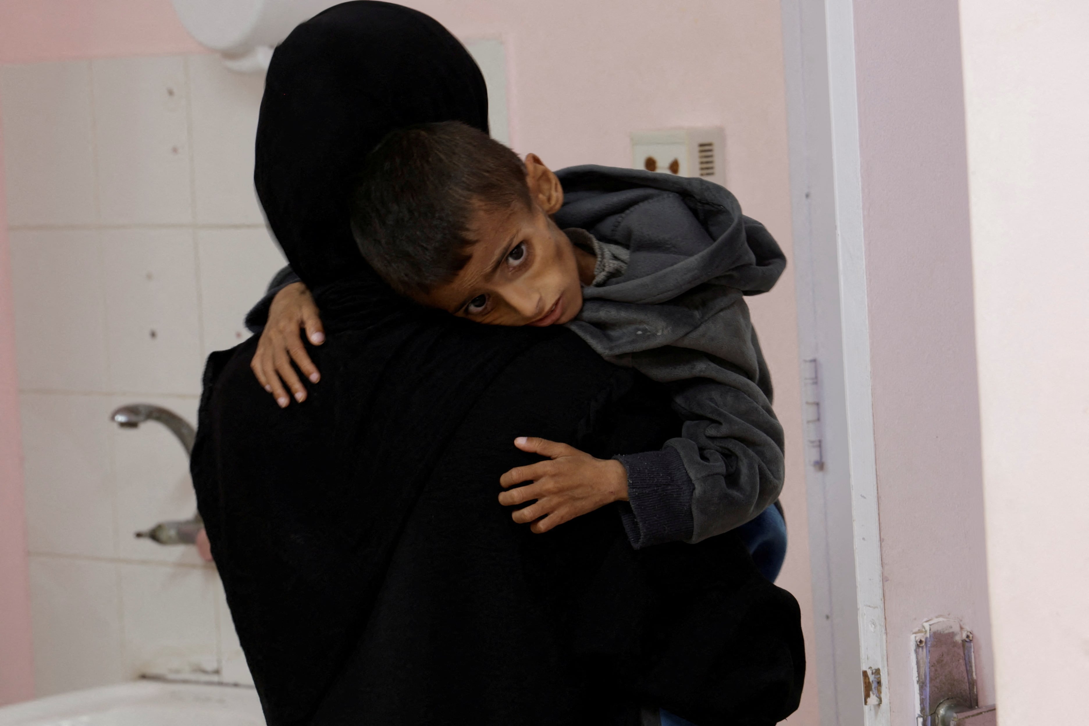 Matar también de hambre en Gaza