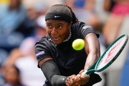 La estadounidense Hailey Baptiste, ante Naomi Osaka.
