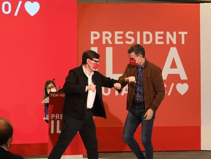 Salvador Illa y Pedro Sánchez, en el acto de campaña en Salou (Tarragona).