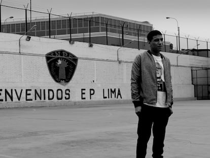 Cambiando vidas de prisioneros con una máquina de coser