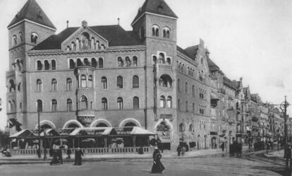 El edificio del Romanisches Cafe de Berlín, en torno a 1900.