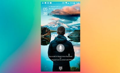 El funcionamiento es muy sencillo, una vez que hemos asignado la palabra clave con nuestra voz, debemos desbloquear nuestro móvil con el procedimiento que hayamos elegido nativamente, ya sea la huella o PIN. Algo que también podemos desactivar. En cualquier caso, después de desbloquearlo de esta forma, aparecerá pantalla de bloqueo de la app, en la que tendremos que pulsar el micrófono.