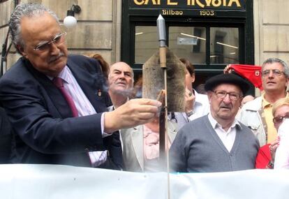 Iñaki Azkuna, en el día de San Fermín en Bilbao.