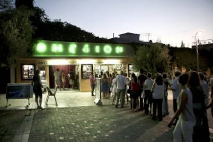 Entrada al cine al aire libre Thision, en Atenas.