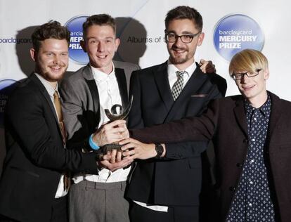 Joe Newman, Thom Green, Gus Unger-Hamilton y Gwil Sainsbury, miembros de Alt-J.  