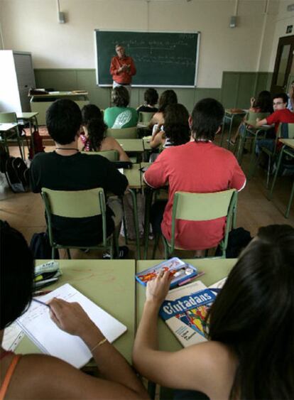 Alumnos catalanes, en clase de Ciudadanía.