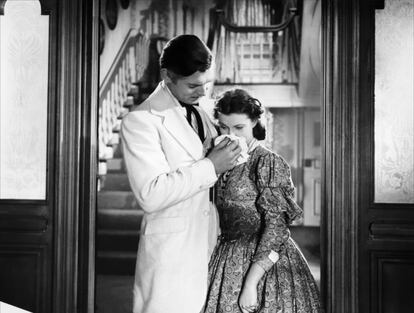 Clark Gable i Vivien Leigh a la pel·lícula 'Allò que el vent s'endugué'.