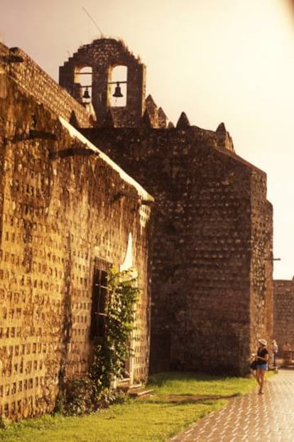 Convento de San Bernardino de Siena, de estilo franciscano, en la ciudad colonial de Valladolid.