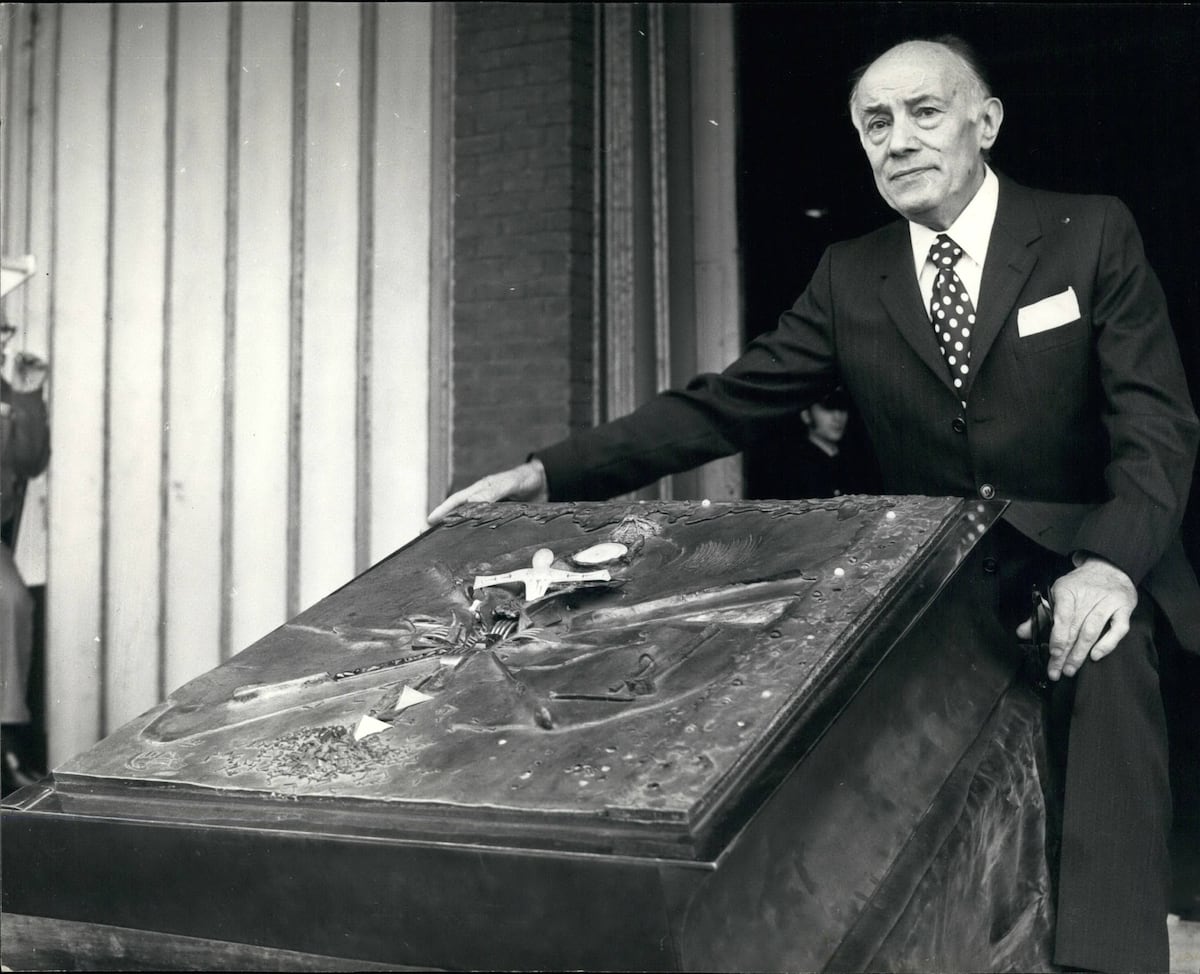 Robado un libro “excepcional” de 210 kilos con la cubierta de Salvador Dalí en un museo francés