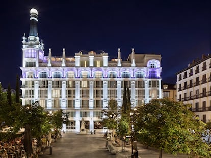 Fachada del Me Reina Victoria en Madrid,  hotel adquirido por ADIA.