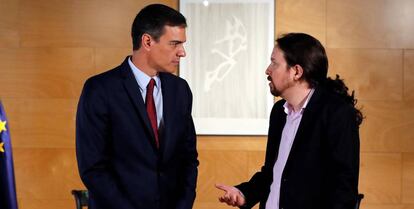 El presidente del Gobierno en funciones, Pedro S&aacute;nchez, y el l&iacute;der de Podemos, Pablo Iglesias, en la &uacute;ltima reuni&oacute;n que mantuvieron, en Moncloa.