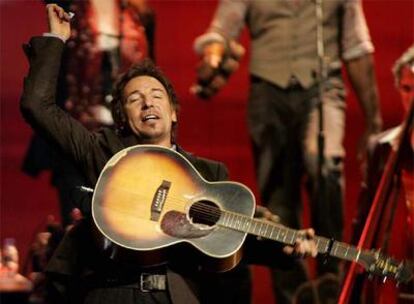 Bruce Springsteen durante su actuación en Barcelona.