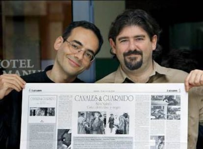 El dibujante Juanjo Guardino (derecha) y el guionista Juan Díaz Canales, en la presentación en Gijón de 'Blacksad: Gato, detective y negro'