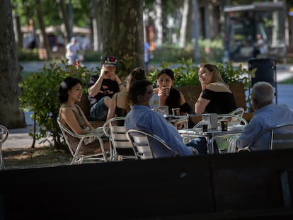 Aspecto que ofrece la terraza de un bar, el 26 de mayo en Barcelona.