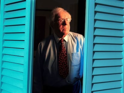 Ray Bradbury, en su casa de Los &Aacute;ngeles en una imagen de archivo tomada en octubre de 2000. 