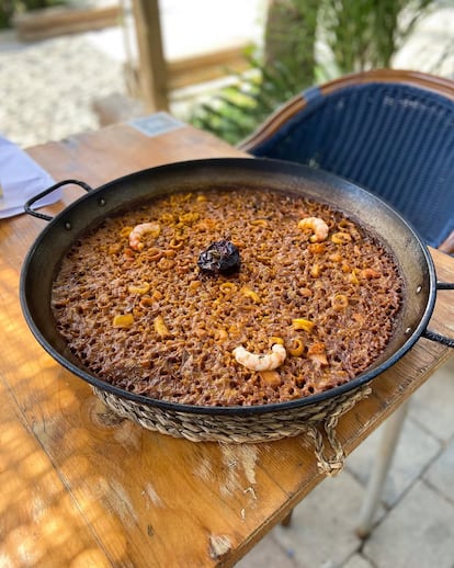 Los arroces destacan en la carta
