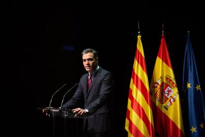 El presidente del Gobierno, Pedro Sánchez, en el anuncio de los indultos en una conferencia en el Liceu.