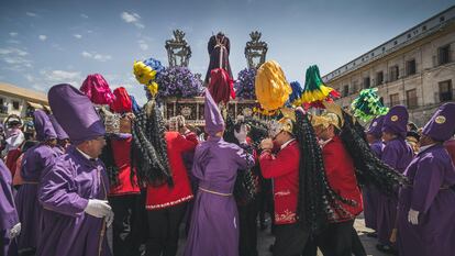 Judíos colinegros en una procesión de Semana Santa en Baena (Córdoba)