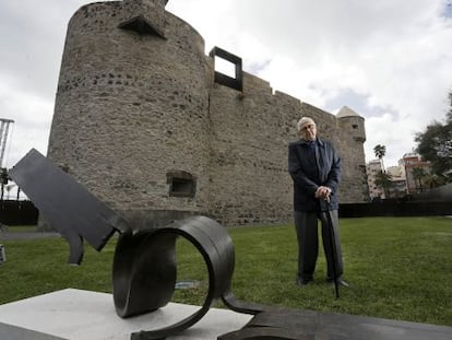 Mart&iacute;n Chirino, ayer en el exterior del Castillo de la Luz de Las Palmas, sede de su fundaci&oacute;n.