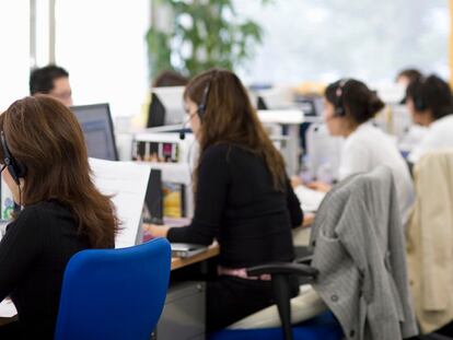 Empleados en un 'call center'.