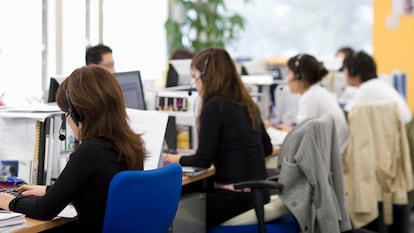 Empleados en un 'call center'.