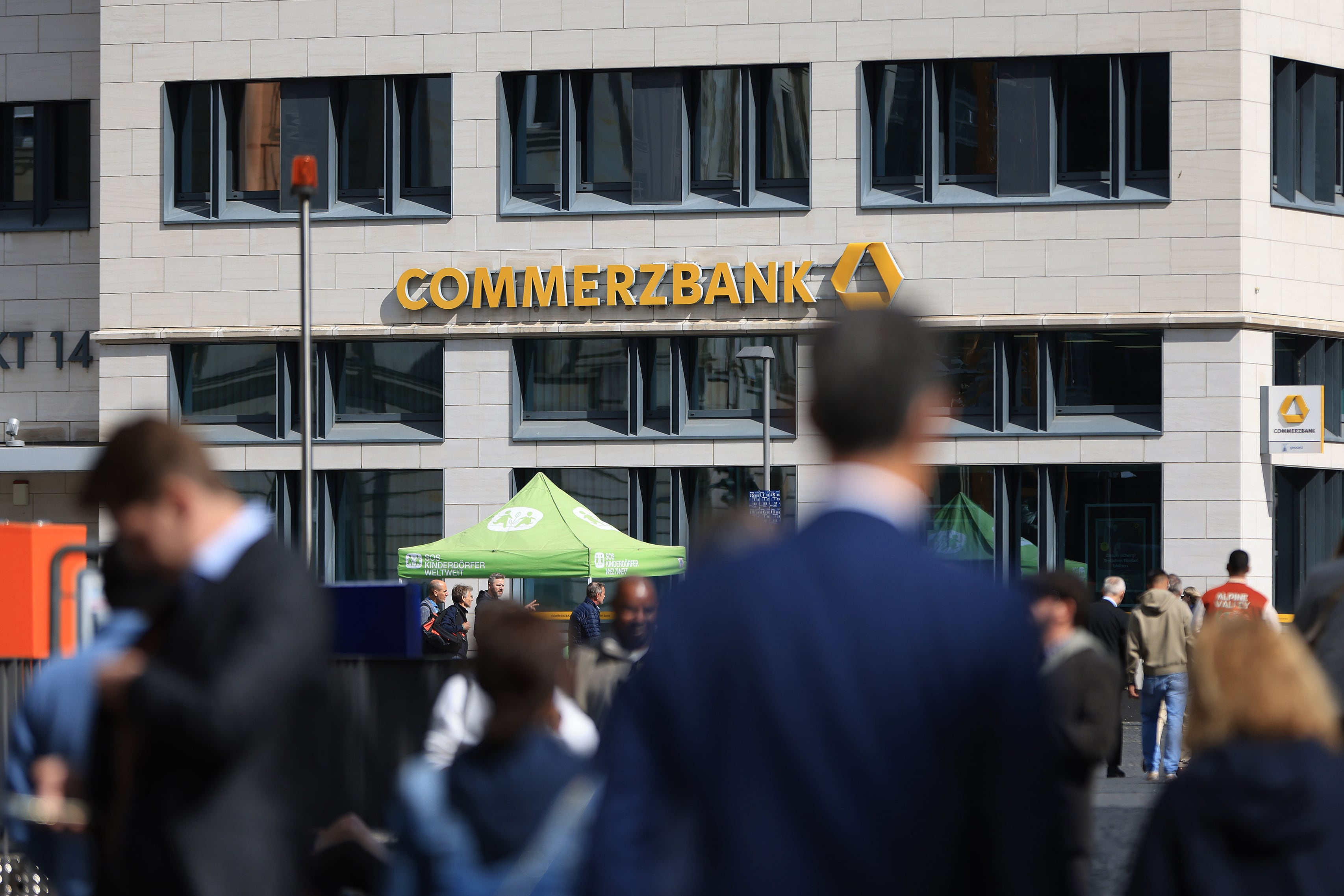 Alemania aumenta la presión contra la irrupción de Unicredit en Commerzbank pese a la preferencia del BCE