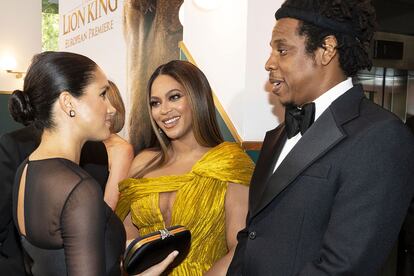 Meghan y Beyoncé charlando durante el estreno de la película.