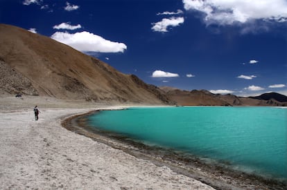 El lago Yamdrok, en el Tíbet.