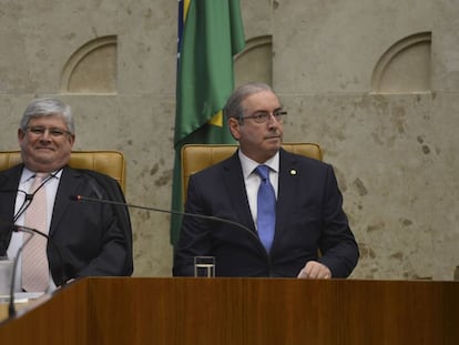 Rodrigo Janot ao lado de Eduardo Cunha, durante sess&atilde;o no Supremo Tribunal Federal nesta segunda-feira, dia 1&ordm;. 