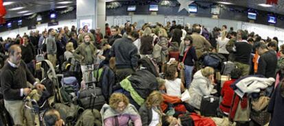 El aeropuerto de Madrid-Barajas durante la huelga encubierta de controladores.