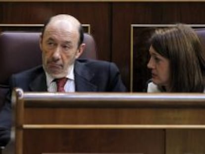 Rubalcaba acusa a Rajoy de lograr la “apoteosis” de la desigualdad