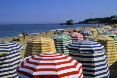 Casetas en la playa Biarritz, en la costa del País Vasco francés.