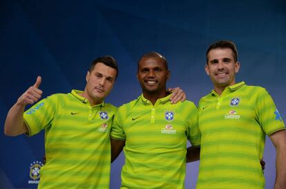 Julio César, Jefferson y Víctor posan tras una rueda de prensa.