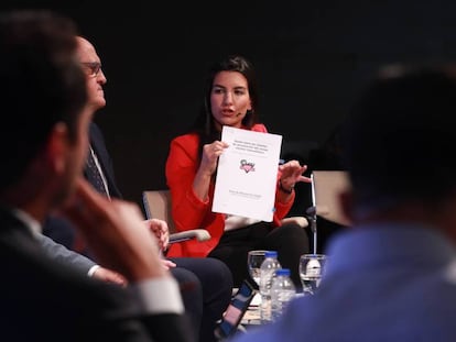 Rocío Monasterio, candidata de Vox a la Comunidad de Madrid, durante el debate en el Colegio de Arquitectos de Madrid, organizado este lunes EL PAÍS y la Cadena Ser. 